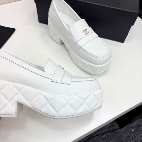 CC 25 Thick-Heeled Loafer 55mm White Quilted Lambskin 368825