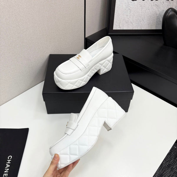 CC 25 Thick-Heeled Loafer 55mm White Quilted Lambskin 368825