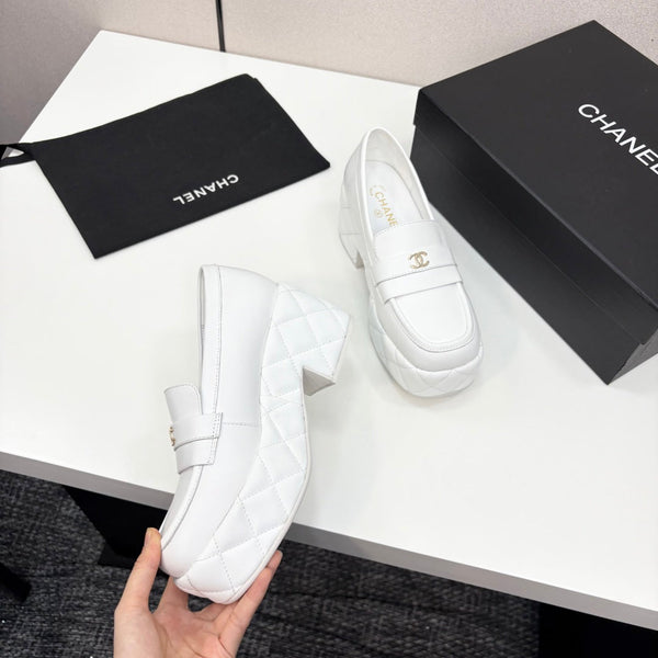 CC 25 Thick-Heeled Loafer 55mm White Quilted Lambskin 368825