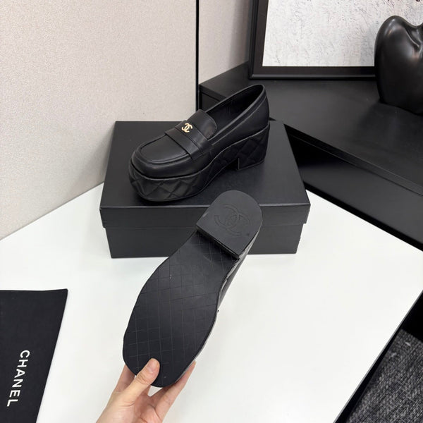 CC 25 Thick-Heeled Loafer 55mm Black Quilted Lambskin 368826