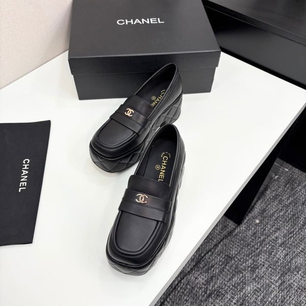 CC 25 Thick-Heeled Loafer 55mm Black Quilted Lambskin 368826