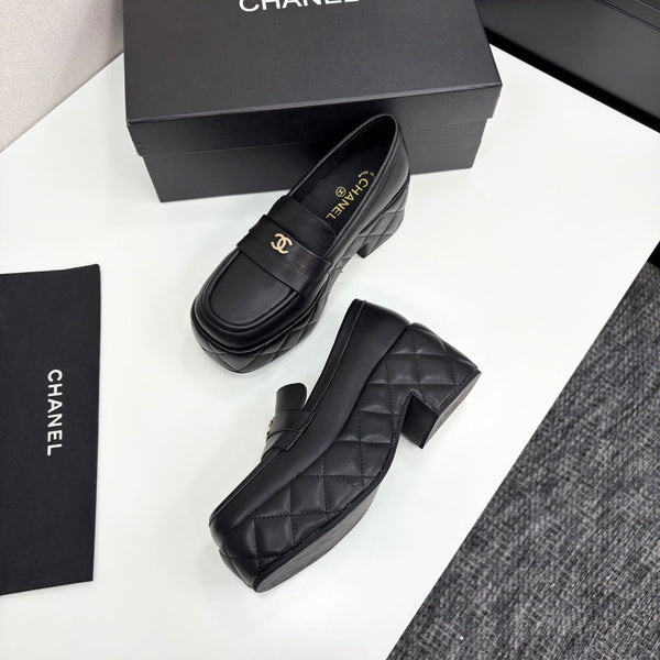 CC 25 Thick-Heeled Loafer 55mm Black Quilted Lambskin 368826