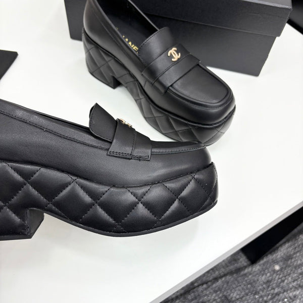 CC 25 Thick-Heeled Loafer 55mm Black Quilted Lambskin 368826