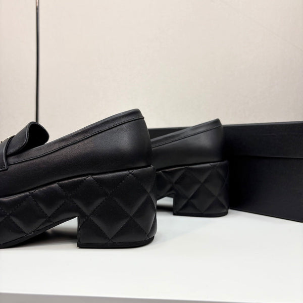 CC 25 Thick-Heeled Loafer 55mm Black Quilted Lambskin 368826