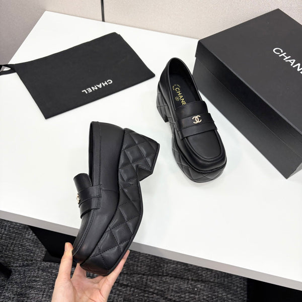 CC 25 Thick-Heeled Loafer 55mm Black Quilted Lambskin 368826