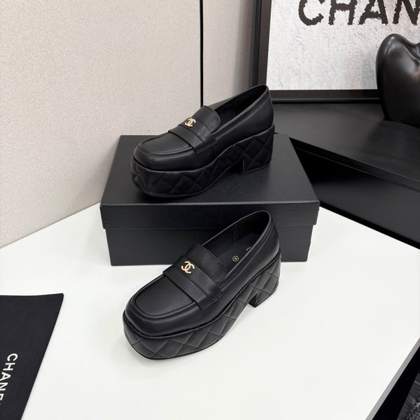 CC 25 Thick-Heeled Loafer 55mm Black Quilted Lambskin 368826