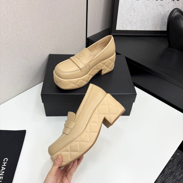 CC 25 Thick-Heeled Loafer 55mm Beige Quilted Lambskin 368827