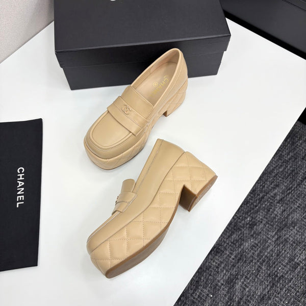 CC 25 Thick-Heeled Loafer 55mm Beige Quilted Lambskin 368827