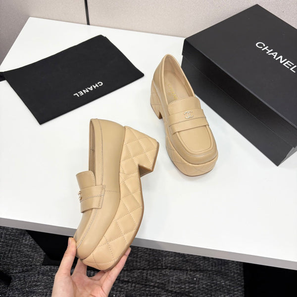 CC 25 Thick-Heeled Loafer 55mm Beige Quilted Lambskin 368827