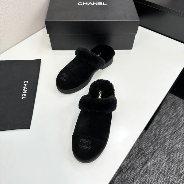 CC furry mule black suede and wool 532575