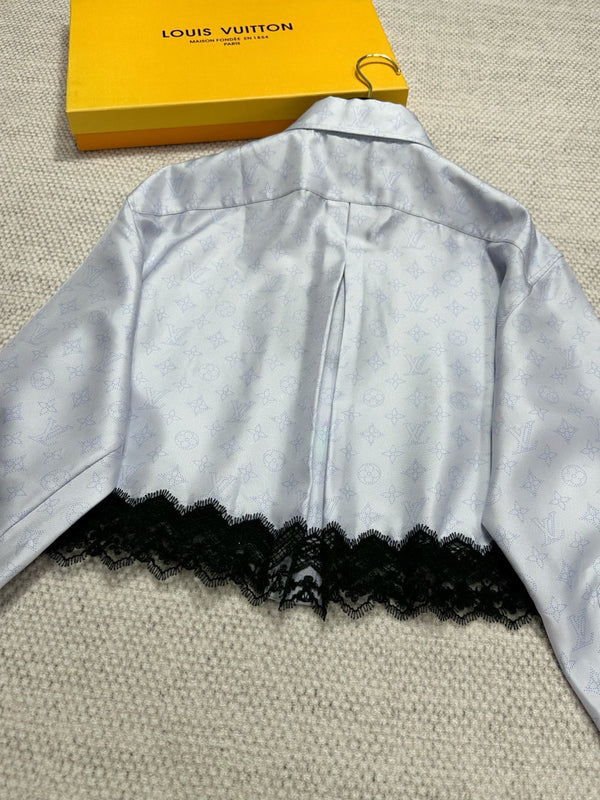 Motivo monogramma LV e pizzo in seta blu