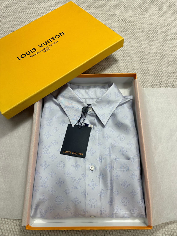 Motivo monogramma LV e pizzo in seta blu