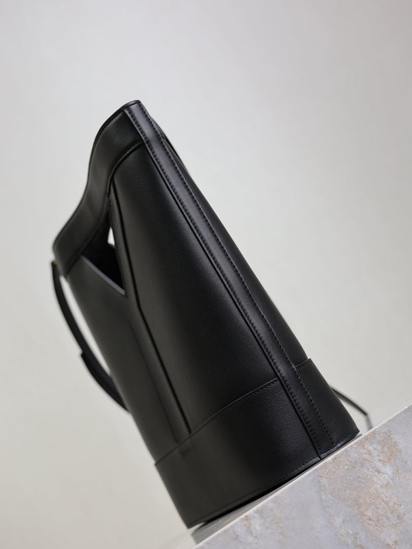 Prada Y Small Bucket 23cm Black Leather