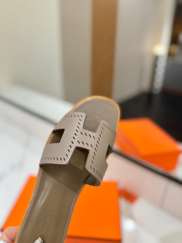 HM Oran Sandal Etoupe Perforate Cowhide 294872