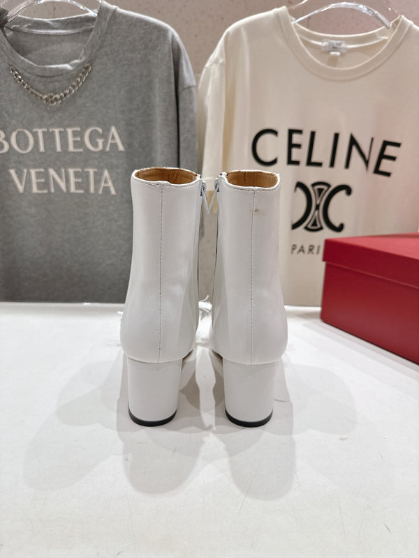 VT Short Boot White Camel Calfskin 174415