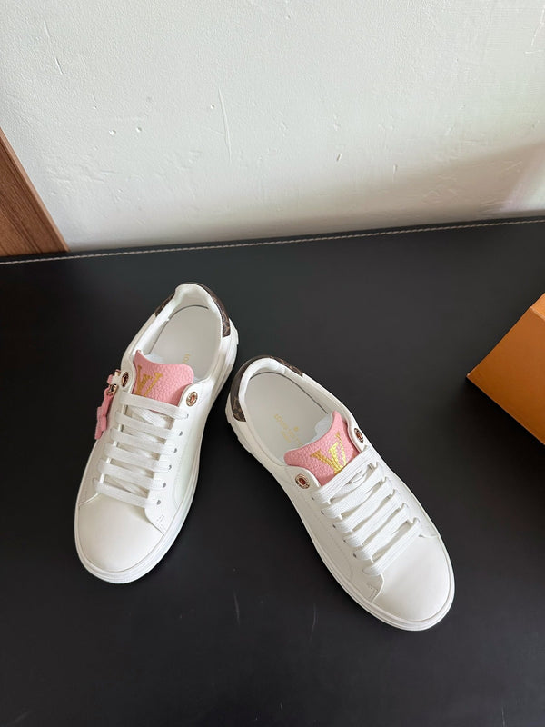 Sneakers LV Time Out in pelle di vitello bianca e rosa mista