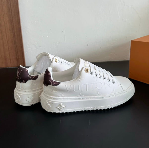 Sneakers LV Time Out in pelle di vitello monogrammata bianca e marrone