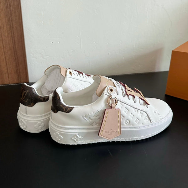 Sneakers LV Time Out in pelle di vitello monogrammata beige mix bianco