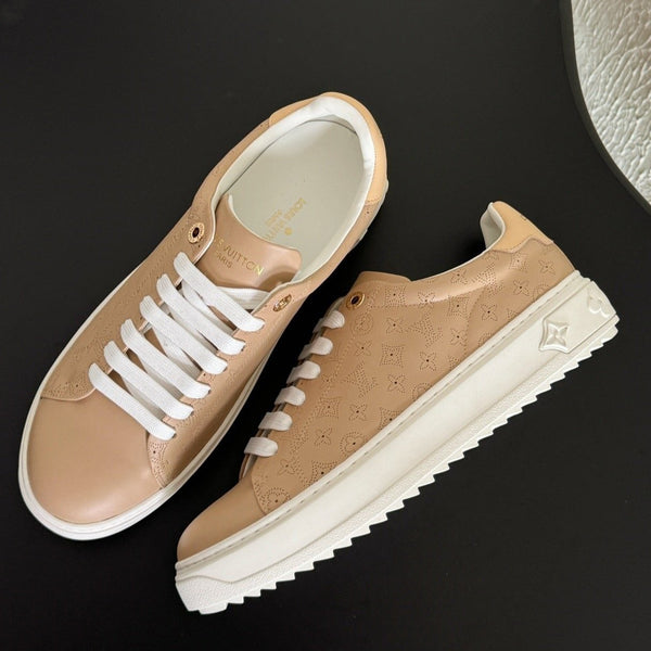 Sneakers LV Time Out in pelle di vitello monogramma marrone chiaro