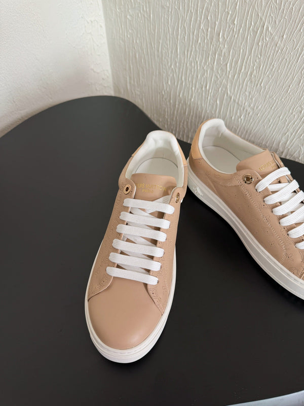 Sneakers LV Time Out in pelle di vitello monogramma marrone chiaro