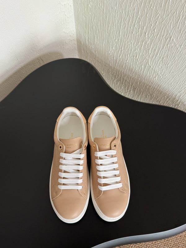 Sneakers LV Time Out in pelle di vitello monogramma marrone chiaro