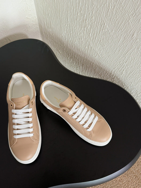 Sneakers LV Time Out in pelle di vitello monogramma marrone chiaro