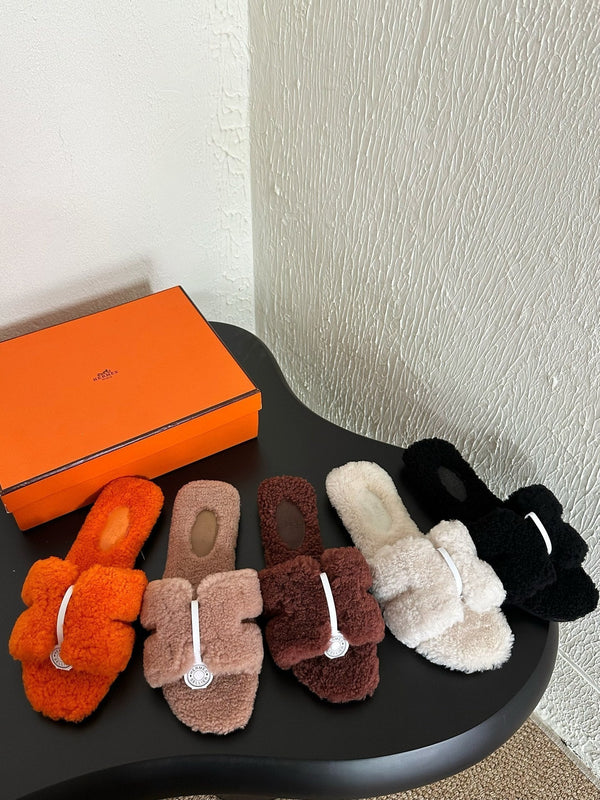 HM Oran Sandal Black Wool Fleece 961011