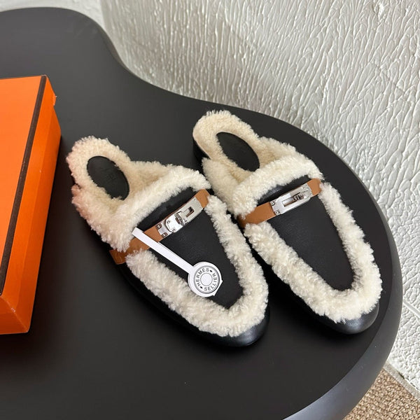 HM Oz Mule Black Mix White Lambskin Lined With Wool Fleece 961093