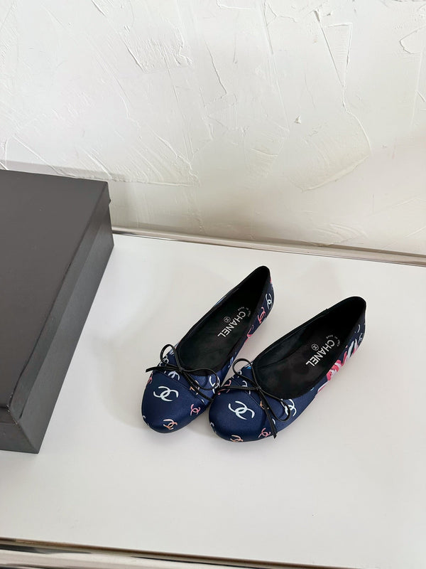 Ballerine in tessuto blu