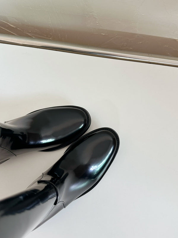 HUNT BOOTS IN BLACK GLAZED CALFSKIN