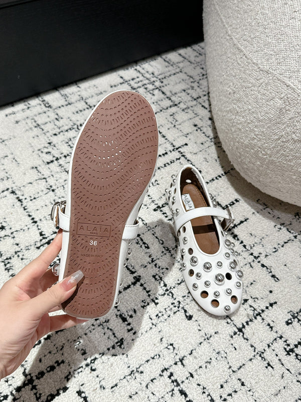 ALAIA PEARL MARY JANE SHOES IN WHITE LAMBSKIN