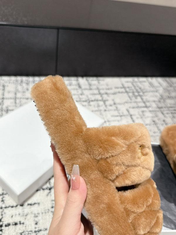 DAD SANDAL MULE IN CAMEL BROWN SHEARLING