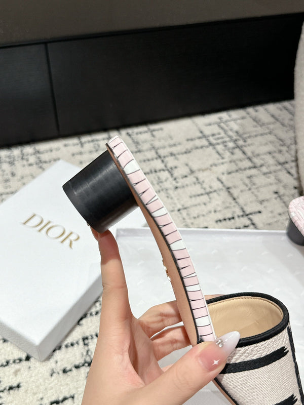 CD Dway Heeled Slide Light Pink Black Embroidered Cotton