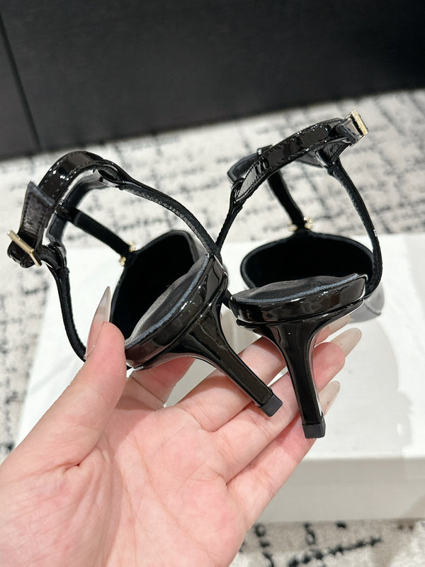 KITTEN T-BAR STRAP PUMP 5 CM IN BLACK PATENT CALFSKIN