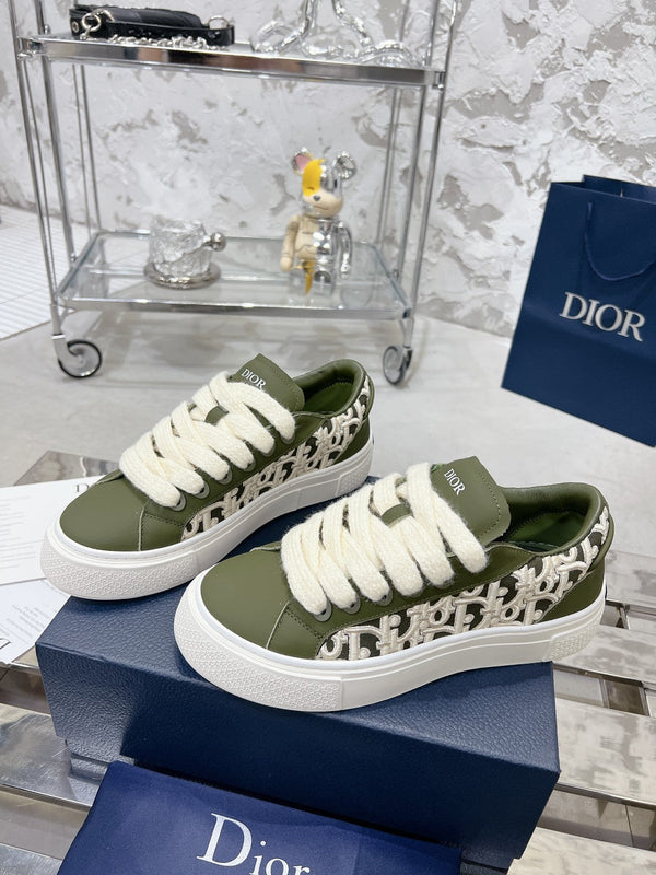 CD B33 Sneaker 30mm In Moss Green Calfskin  100664