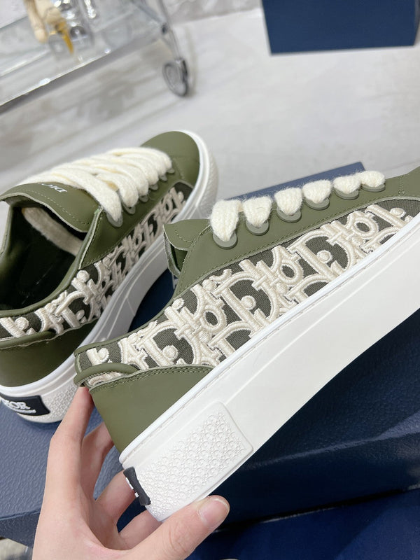 CD B33 Sneaker 30mm In Moss Green Calfskin  100664