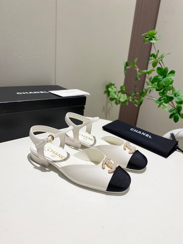 CC 25P Pearl Buckle Mary Jane Sandals Black White Sheepskin Frabic 466989