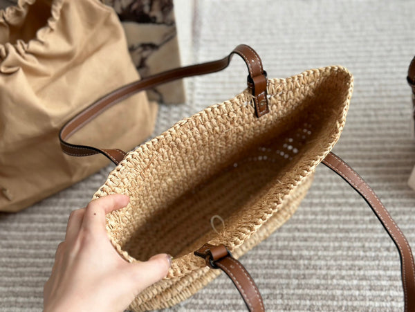 LOE 27 SUMMER WOVEN BASKET IN NATURAL RAFFIA