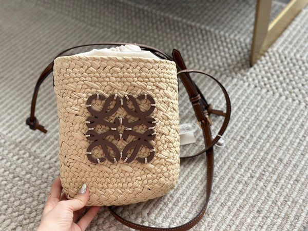 LOE  ANAGRAM 18 SQUARE POCKET IN IRACA PALM