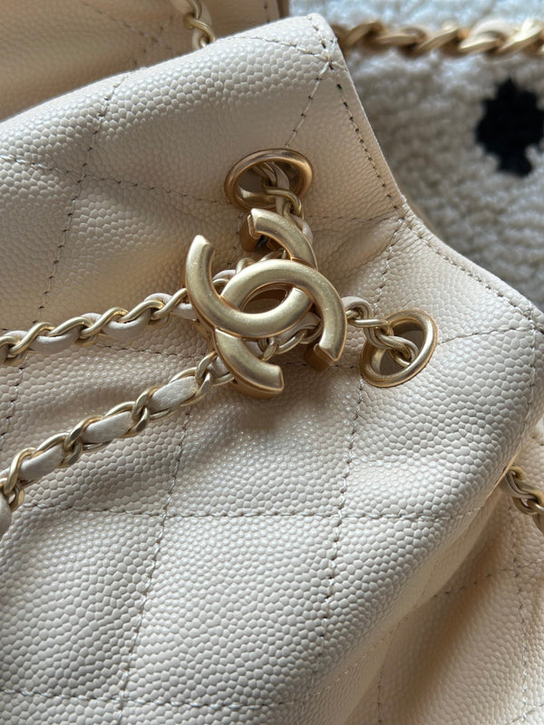 Chanel 25 Hobo Bag 22cm White Calfskin 286182