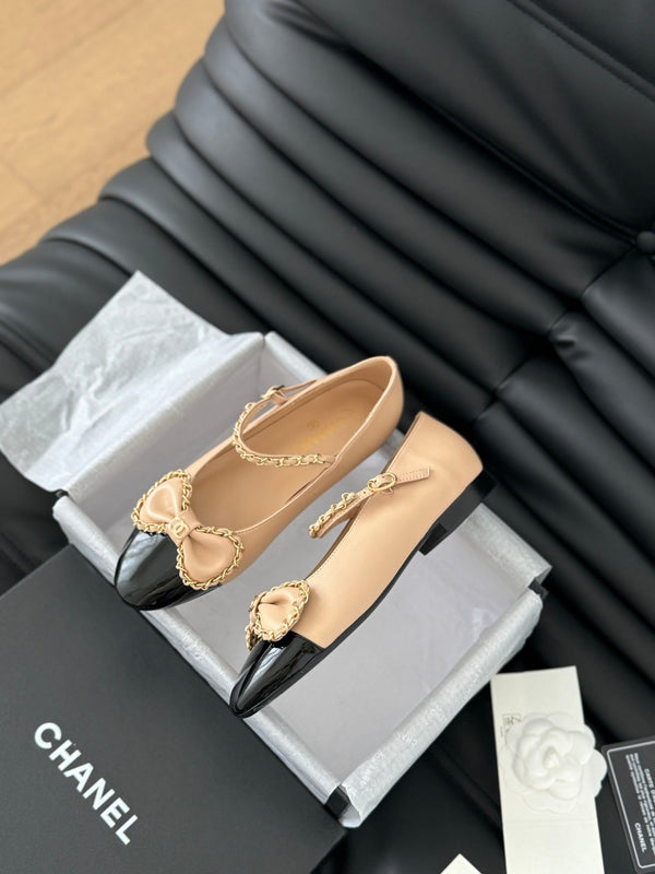 CC BALLET FLATS IN SEPIA BEIGE LAMBSKIN WITH GOLD HARDWARE