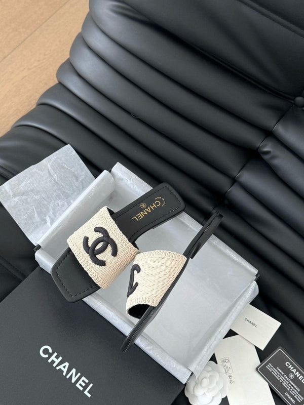 CIABATTA INTRECCIATA IN RAFIA E PELLE DI AGNELLO NERA