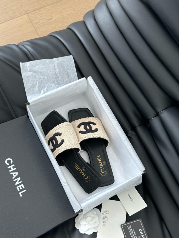 CIABATTA INTRECCIATA IN RAFIA E PELLE DI AGNELLO NERA