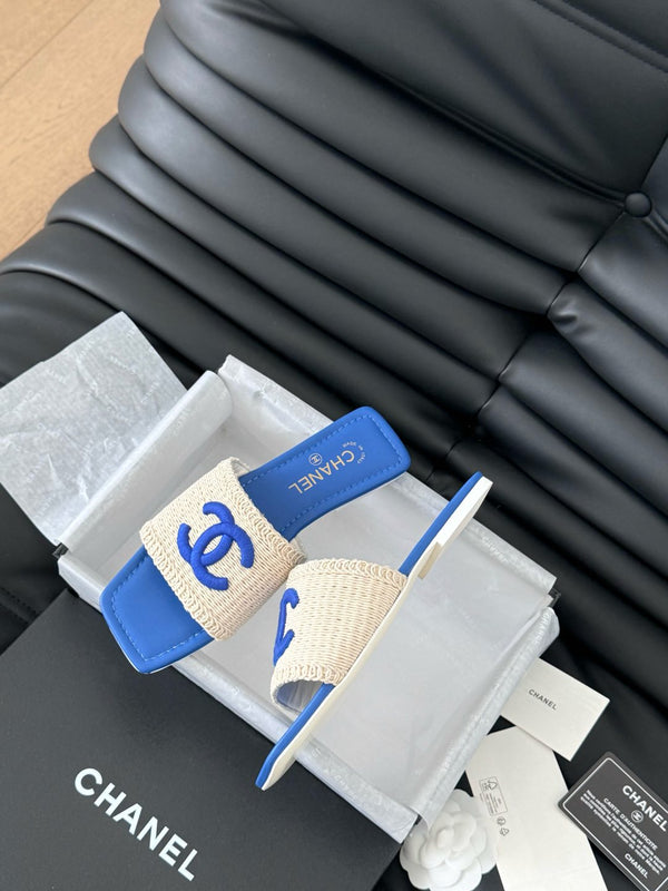 CIABATTA INTRECCIATA IN RAFIA E PELLE DI AGNELLO BLU CERULEO