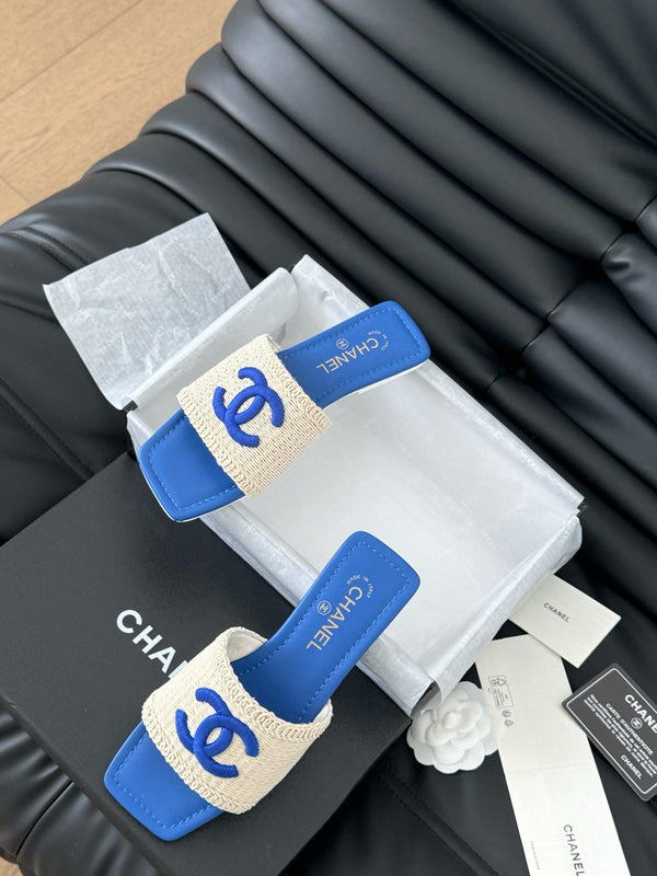 CIABATTA INTRECCIATA IN RAFIA E PELLE DI AGNELLO BLU CERULEO