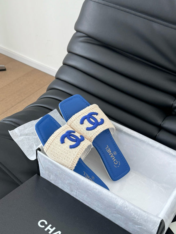 CIABATTA INTRECCIATA IN RAFIA E PELLE DI AGNELLO BLU CERULEO