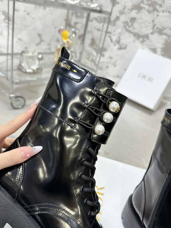 CD D-Strike Ankle Boot In Black Glossy Cowhide 100587