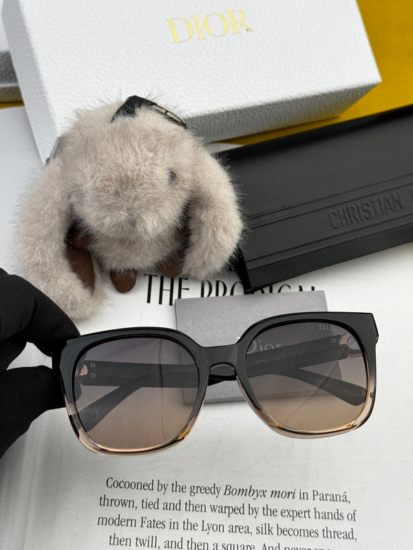 MONTAIGNE SUNGLASS CD8635 IN ACETATE