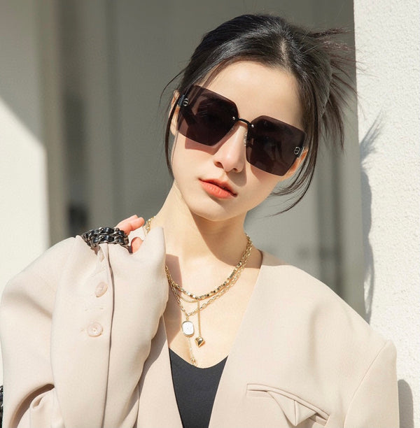 MONTAIGNE SQUARE SUNGLASS CD7159 IN ACETATE