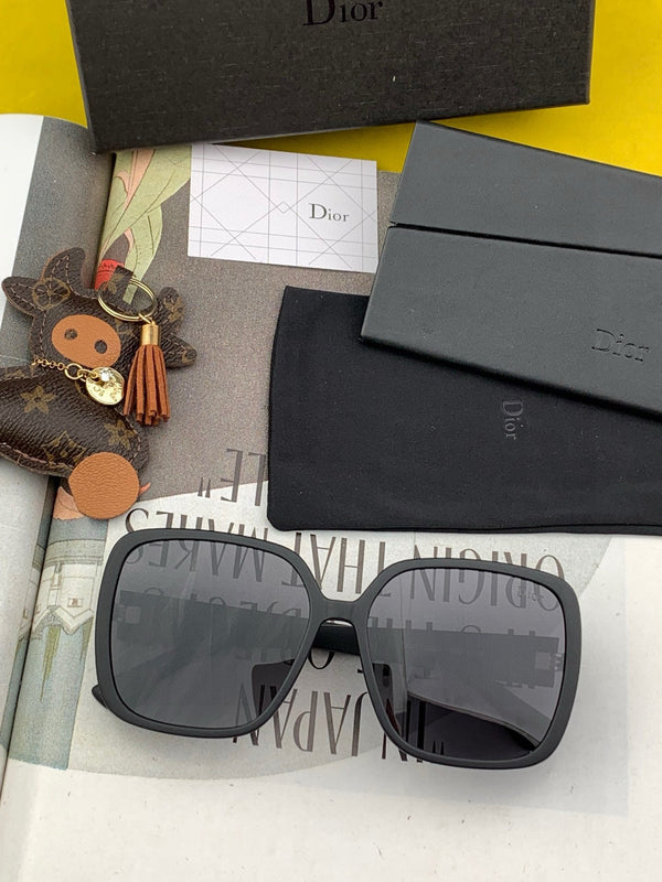 MONTAIGNE SQUARE SUNGLASS D7277 IN ACETATE
